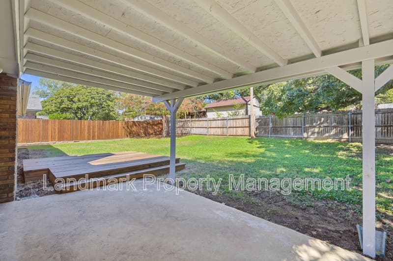 Arlington House: 5917 Pleasant Hill Drive