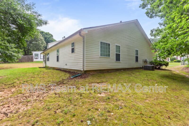 Dacula House: 2510 Fort Daniels Dr