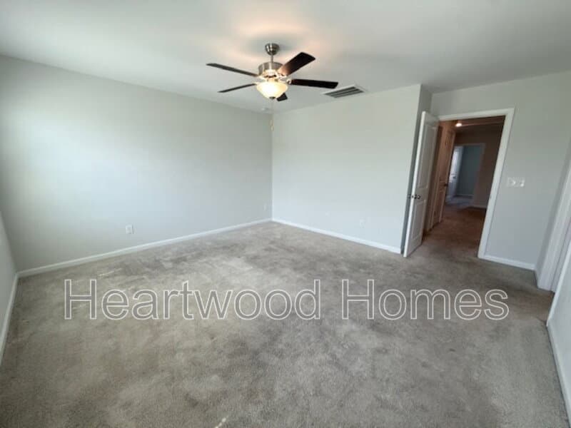 Elgin House: 406 Eclipse Lane