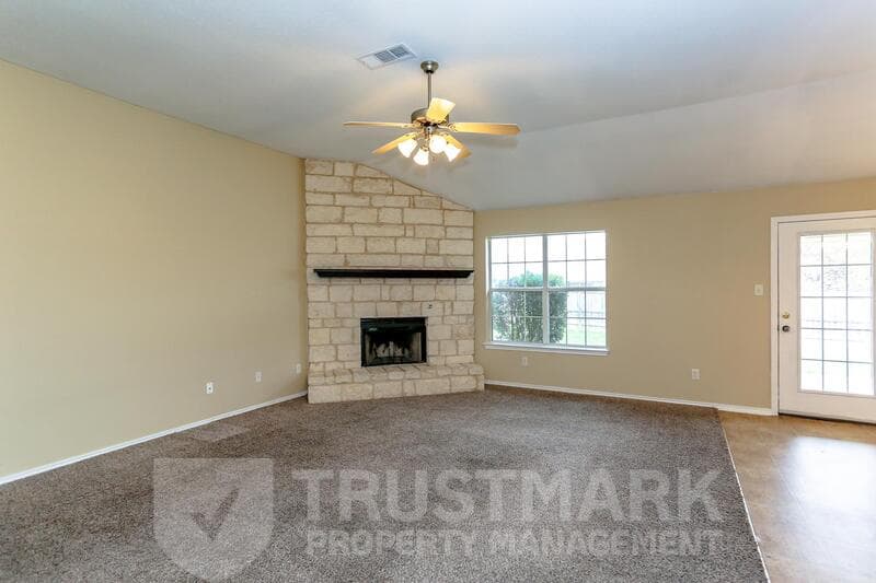 Killeen House: 5406 Shawn Dr