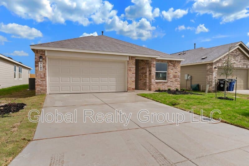 Seguin House: 9105 Navarro Vis