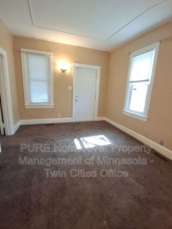Saint Paul Condo: 987 Churchill Street #1