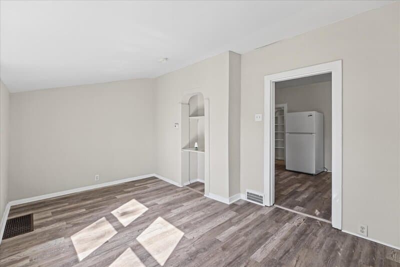 Audubon Condo: 504 Cedarcroft Ave. - C