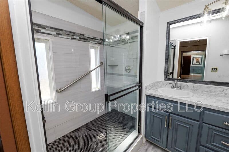Lakeland House: 1706 Fox Hill Dr