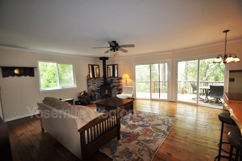 Groveland House: 20020 Bluebell Court
