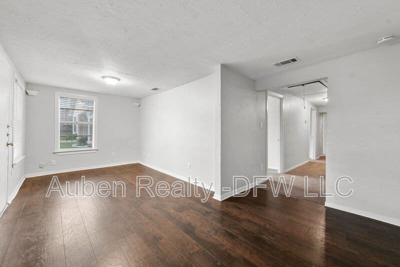 Denton Condo: 521 Ruth Street