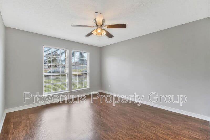 Navarre House: 2058 Catline Circle
