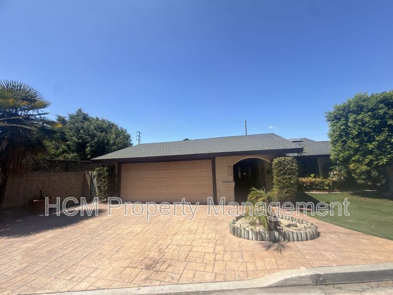 Orange House: 2448 N Love Lane
