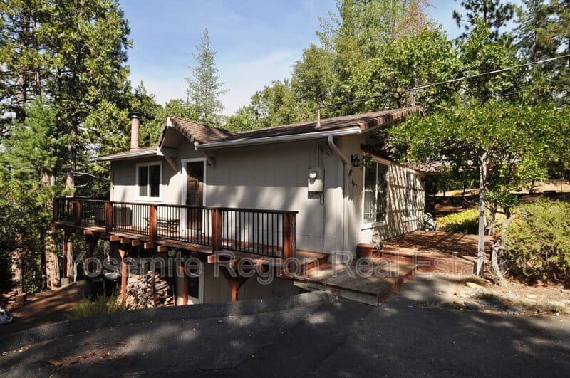 Groveland House: 20020 Bluebell Court