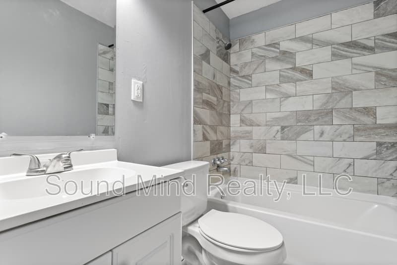 Raleigh House: 1232 Beverly Dr