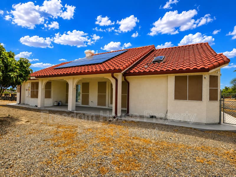 Pahrump House: 2060 River Plate Drive
