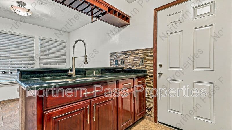 El Paso House: 6236 Antelope