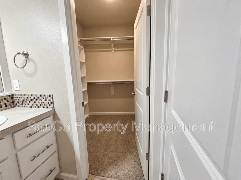 Hillsboro House: 8023 Northeast Sabo Street