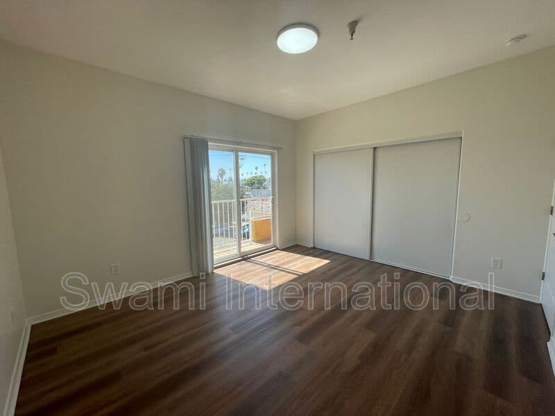 Los Angeles House: 5010 S. Figueroa St.