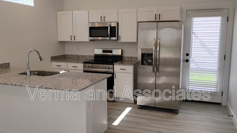 Bentonville House: 1100 Indiana Ave
