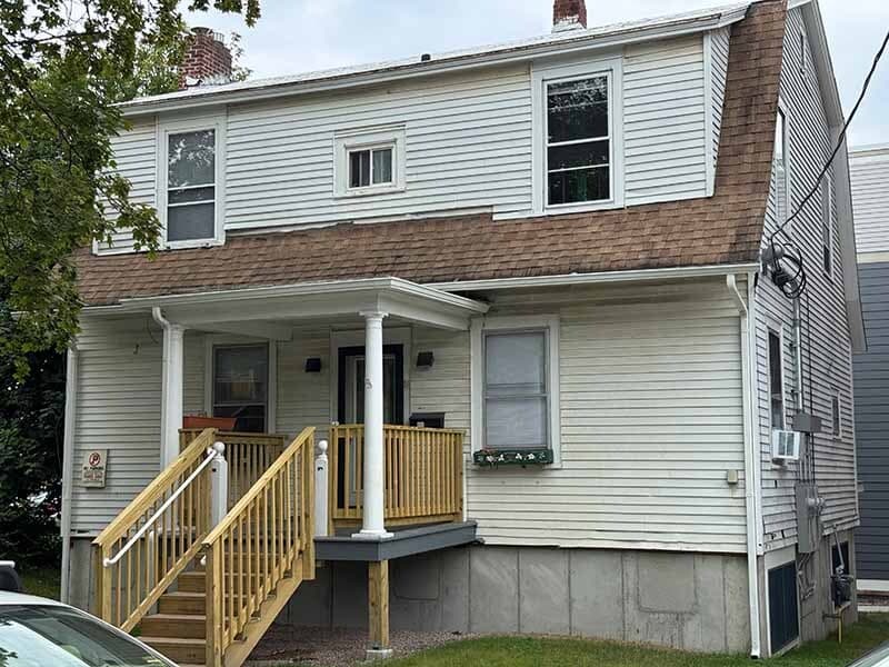 Burlington Condo: 21 Hungerford Terrace, Unit 3