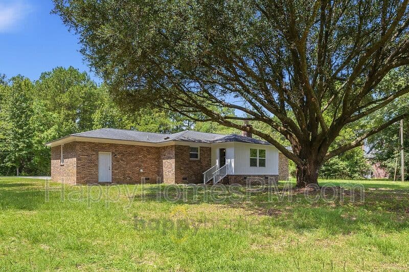 Monck's Corner House: 508 Whiterock Lane
