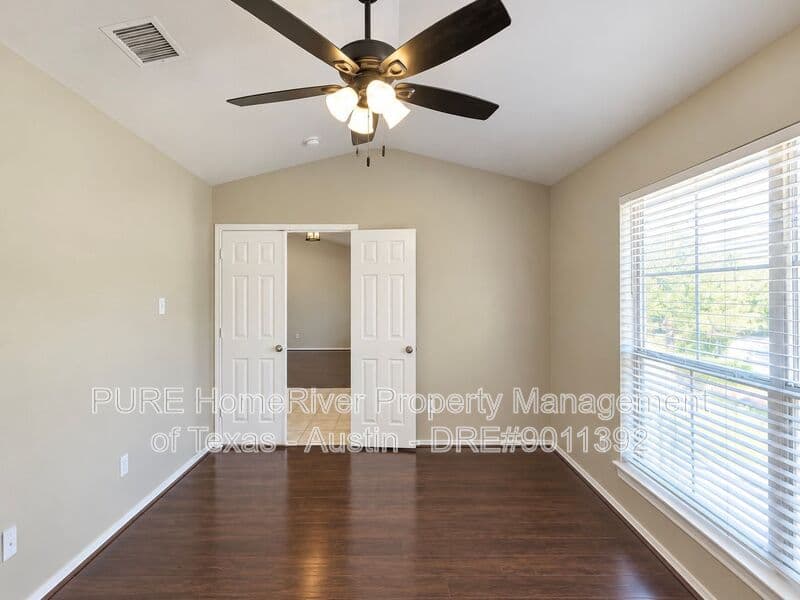 Round Rock House: 932 Monadale Trl