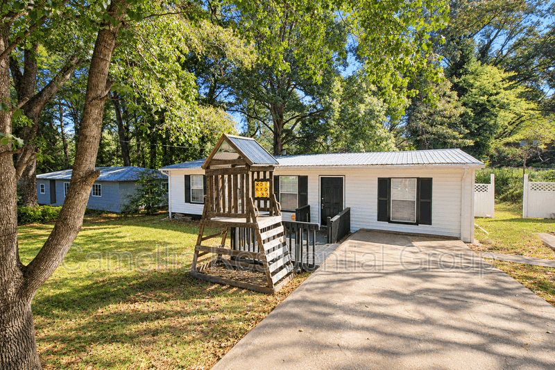 Birmingham House: 205 Tucker Avenue