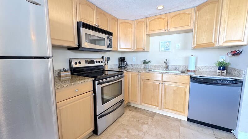 Daytona Beach Condo: 506 University Boulevard