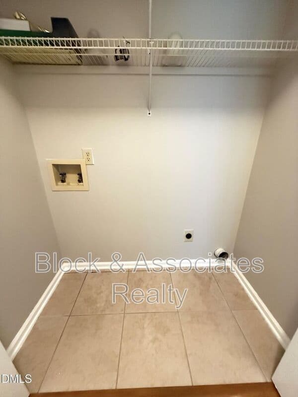 Wake Forest House: 610 E Jones Avenue