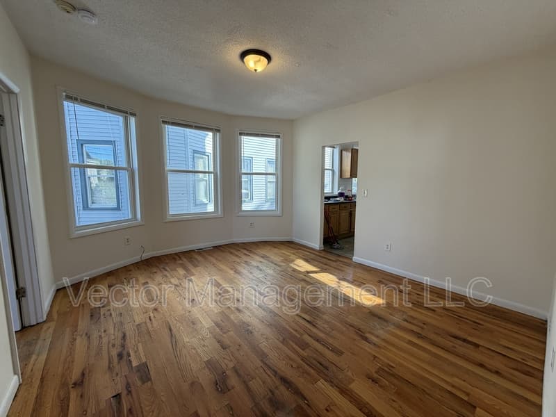 New Haven Condo: 34 Wolcott Street - 1st Floor