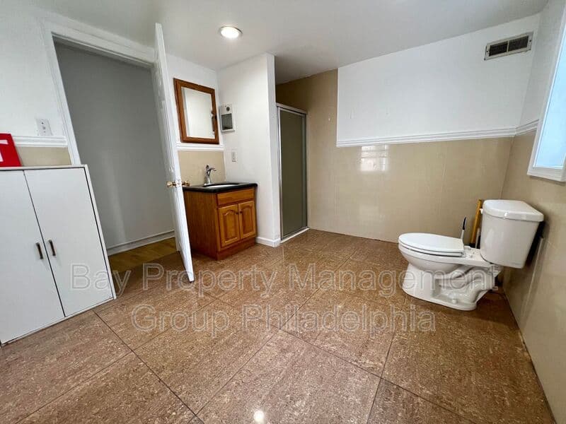 Philadelphia House: 412 N 32nd St