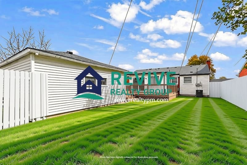 Roseville House: 28059 Floral Street