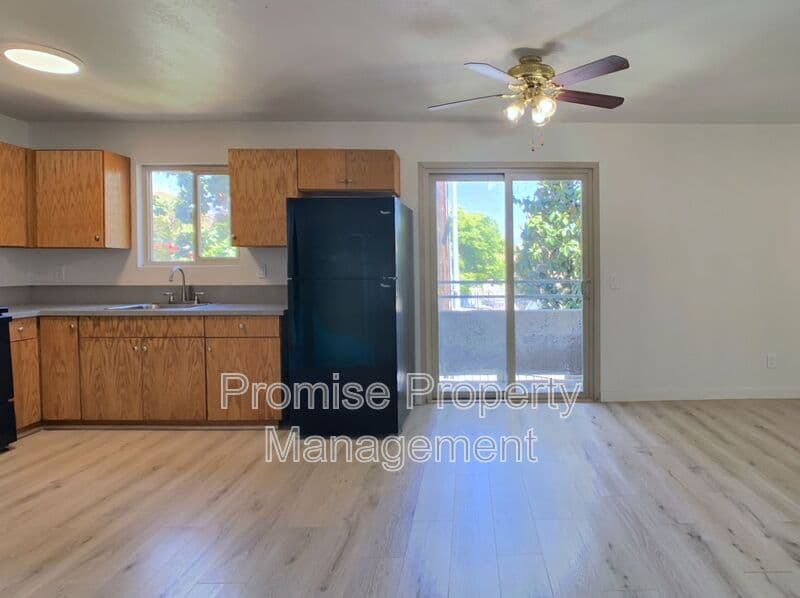 San Deigo Condo: 540 65th St