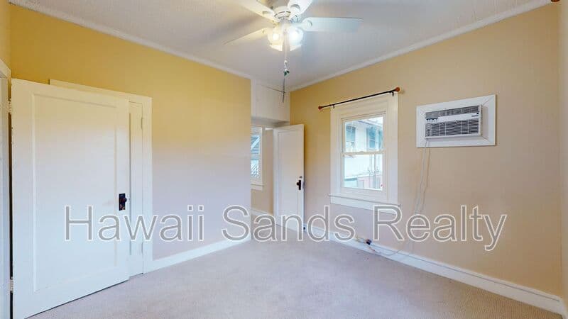 Honolulu House: 908 Kinau Street