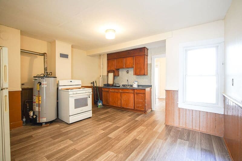 Ludlow Condo: 34 Joy St