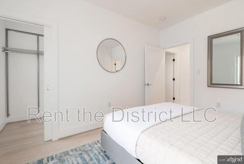 Washington Condo: 1415 Oak Street NW