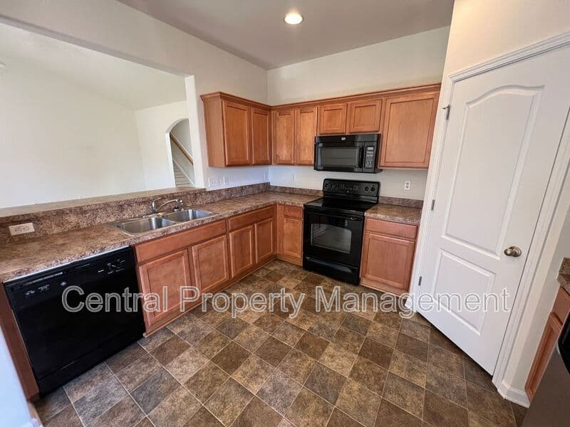 Spartanburg House: 437 Melbourne Lane