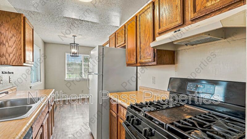 El Paso Townhome: 11108 Vista Lago