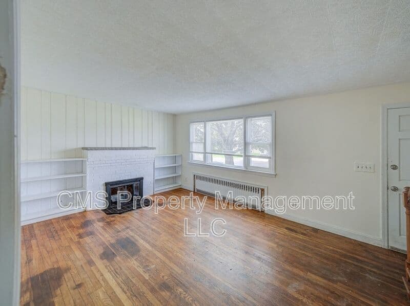 Manville House: 719 Newark Ave