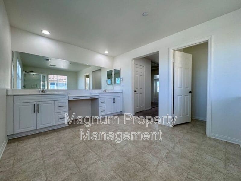 Murrieta House: 30197 Slate St