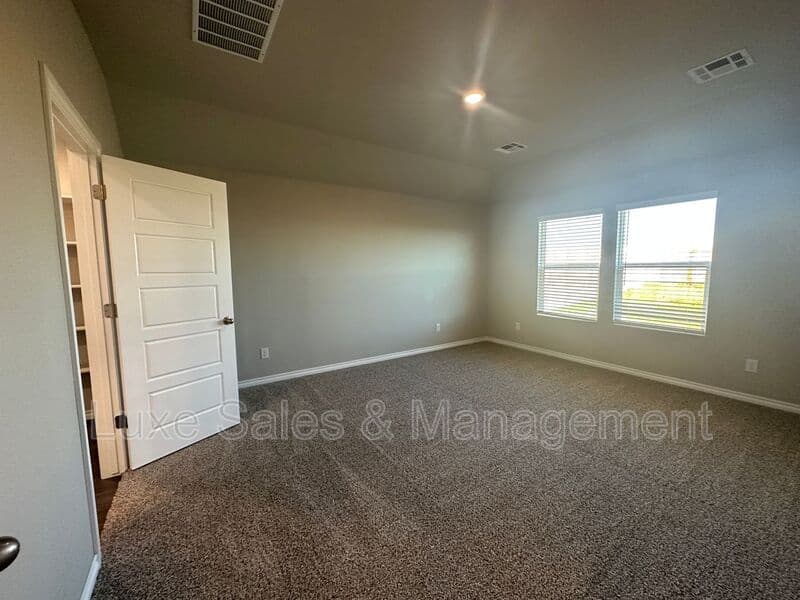 Piedmont House: 12529 Bending Brook Drive