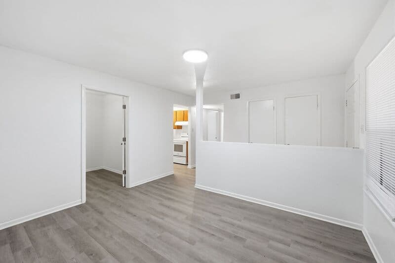 Kirbyville House: 1410 South Elizabeth Ave