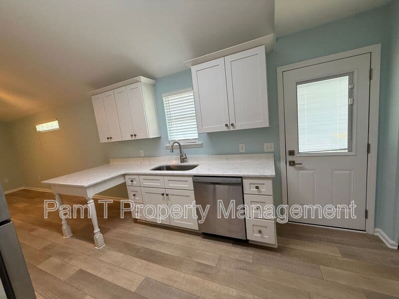 Savannah House: 2311 Tennessee Ave