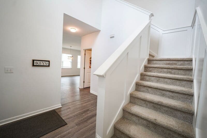 Richmond Hill House: 24 Crown Ct