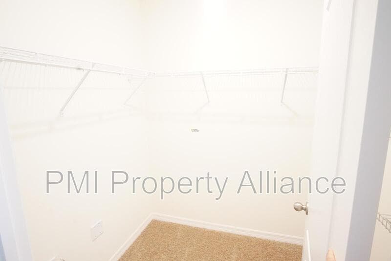 Davenport House: 908 Brooklet Dr