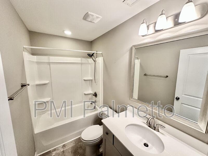 West Columbia House: 117 Weeping Oak Lane