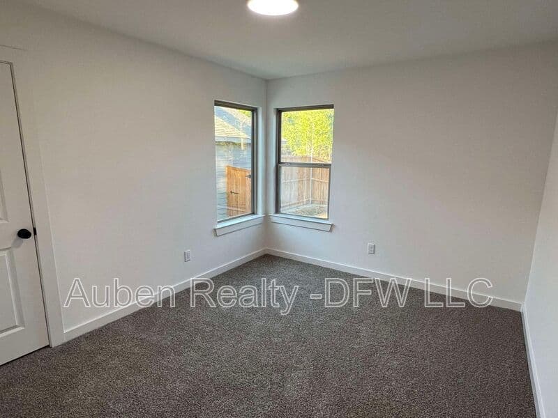 Denison House: 2524 South Fannin Avenue
