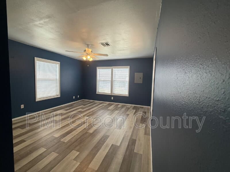 Coweta House: 212 West Pecan Street
