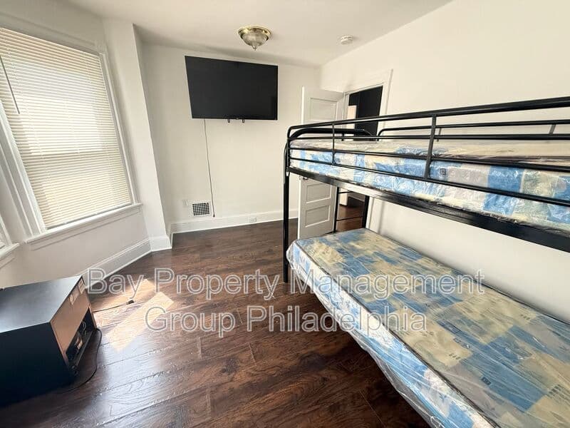 Collingdale House: 242 Pusey Ave