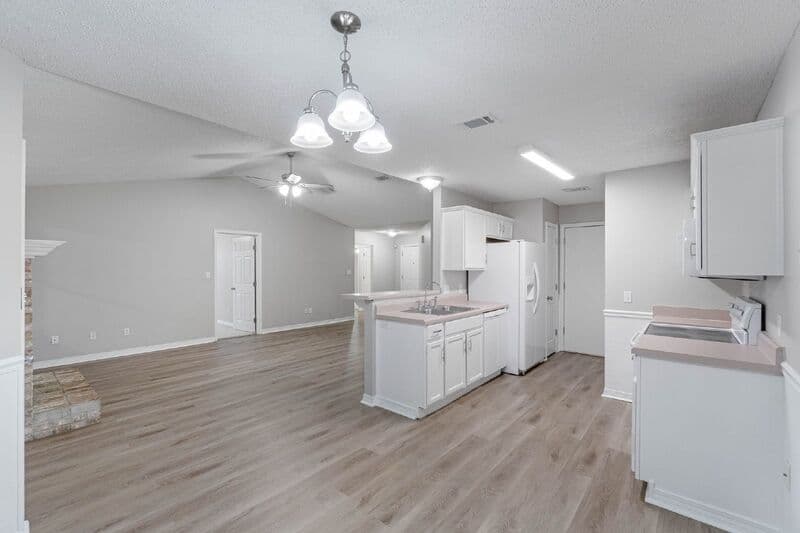 Crestview House: 3014 La Salle Court
