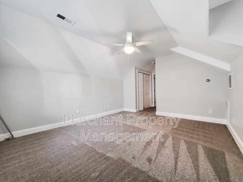 Greenville House: 111 W. Hillcrest Drive