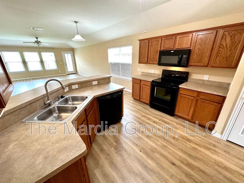 Princeton House: 221 Creekwood