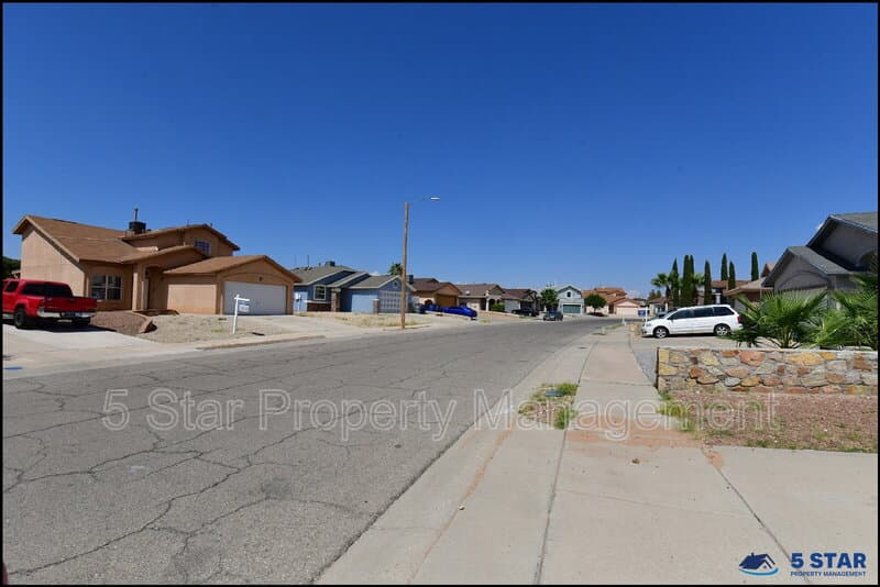 El Paso House: 3112 Tierra Ayala Drive !!