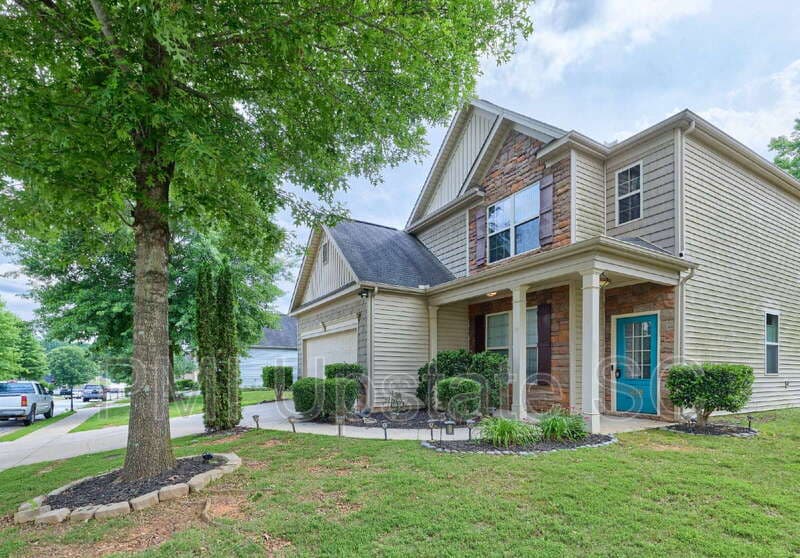 Simpsonville House: 218 Marefair Ln